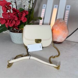 Authentic MANGO MNG CROSSBODY BAG WITH FLAP Chic Cream Bag with Gold Chain.